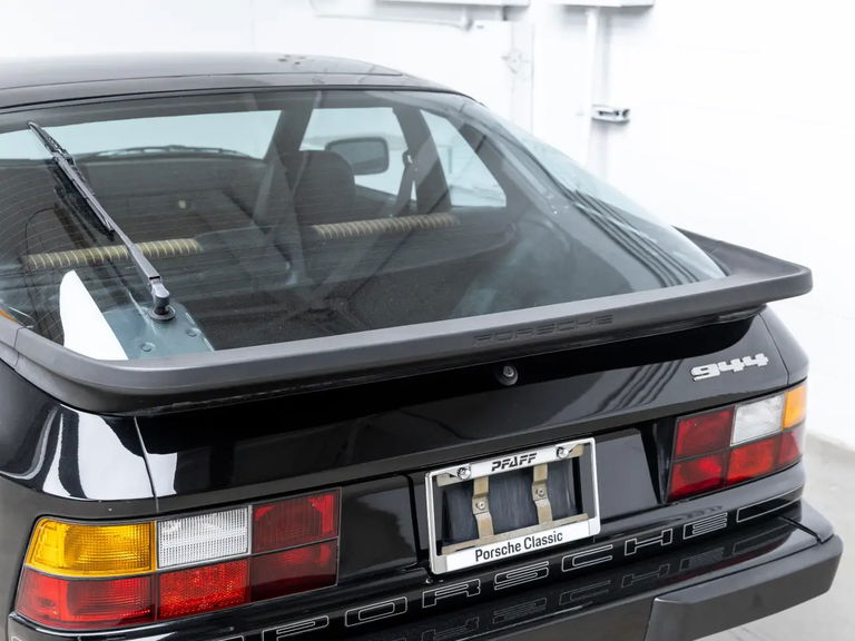 Porsche 944 Coupé