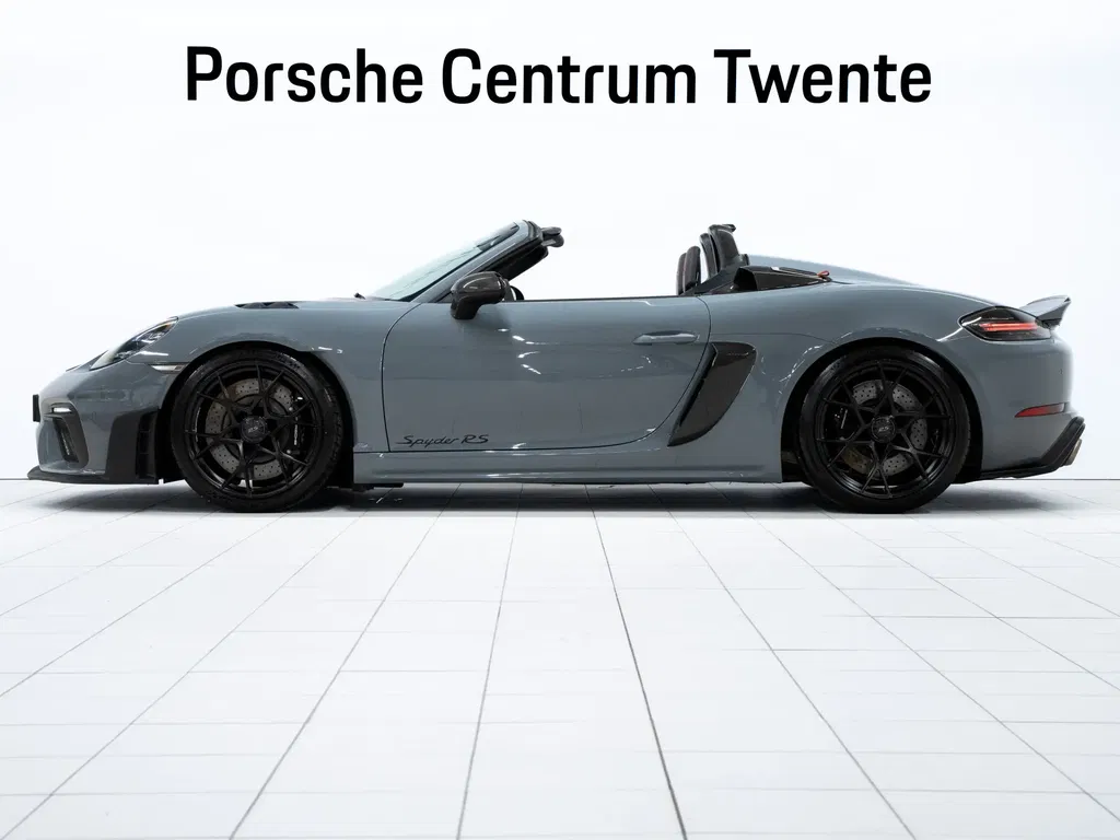 Porsche 718 Spyder RS