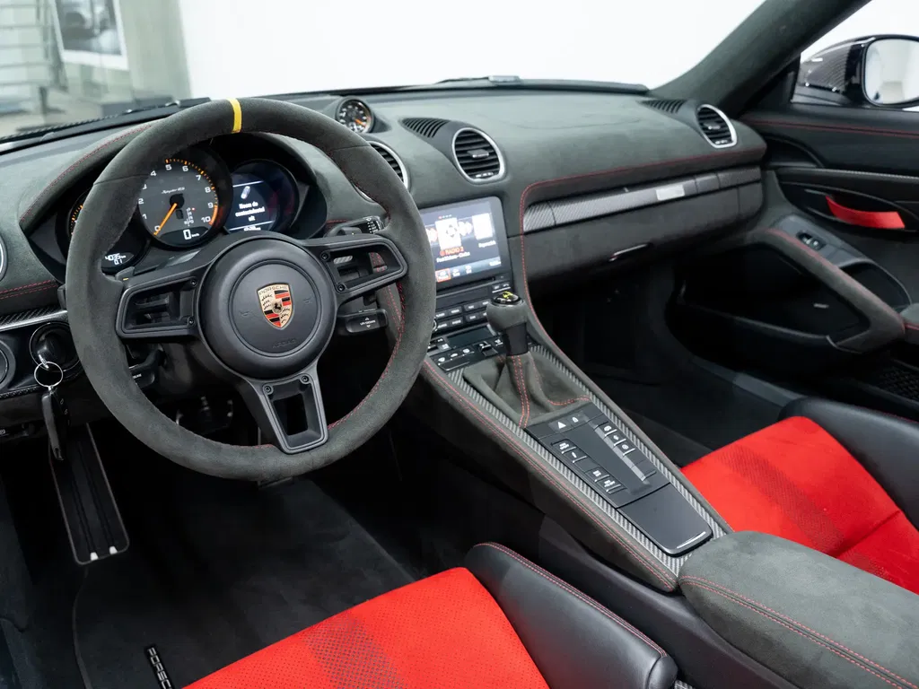 Porsche 718 Spyder RS