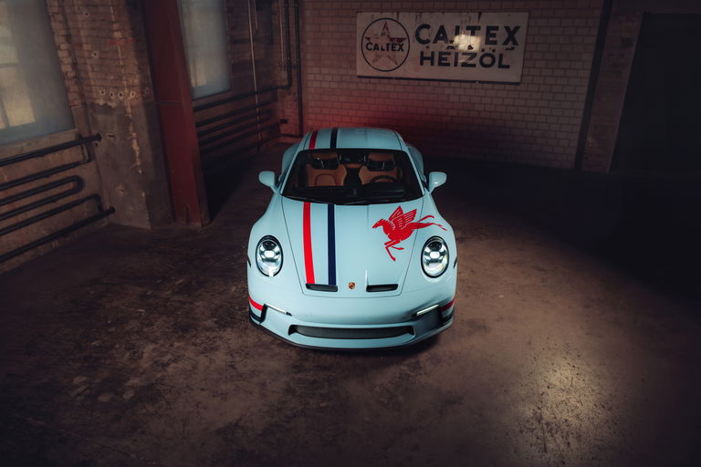 Porsche hand-painting – A 992 S/T in Coppa Florio