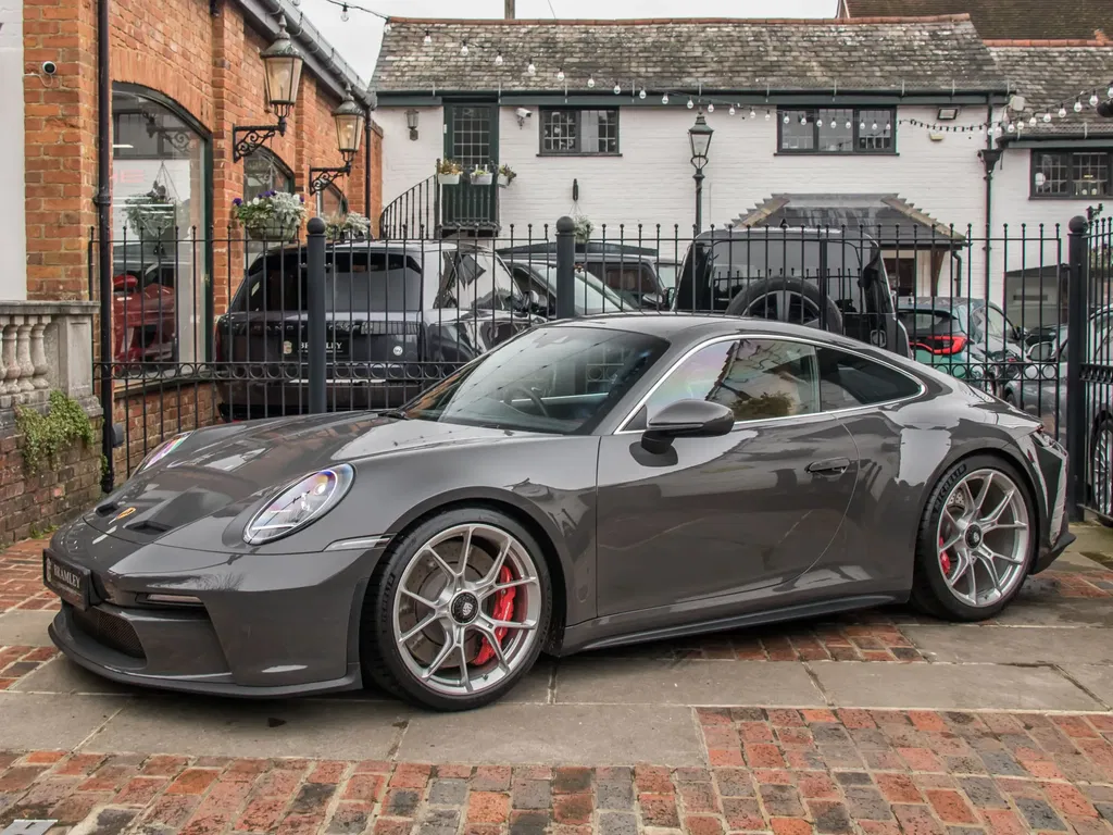 Porsche 992 GT3 Touring
