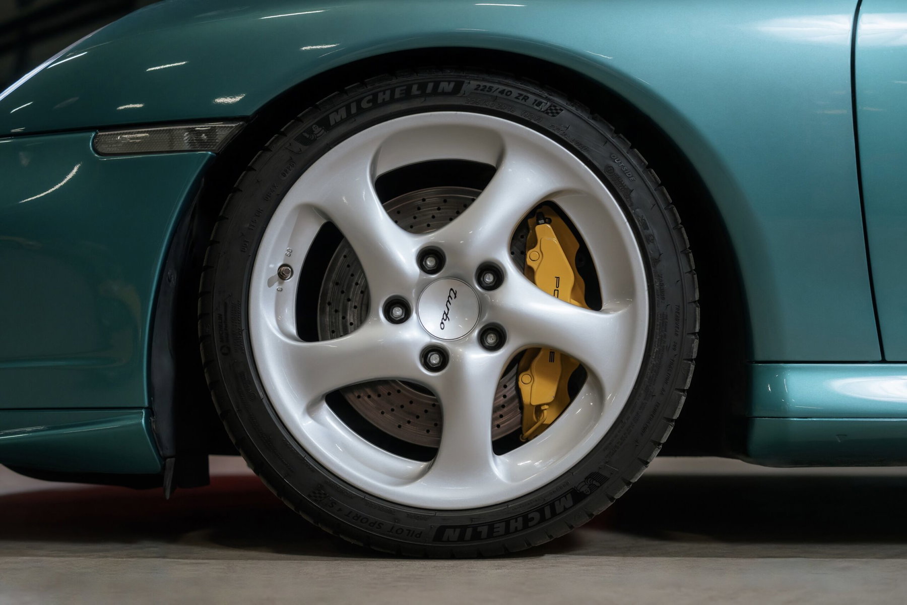 Porsche 996 Turbo 2003 - elferspot.com - Marketplace for Porsche