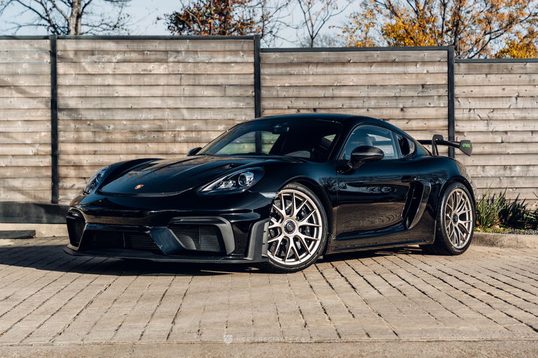 Porsche 718 Cayman GT4 RS