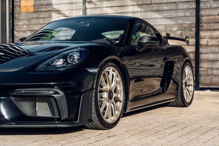 Porsche 718 Cayman GT4 RS