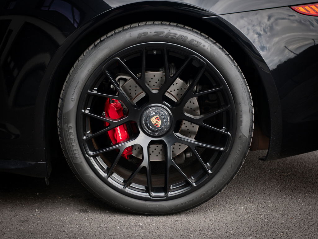 Porsche 991 Carrera 4 GTS