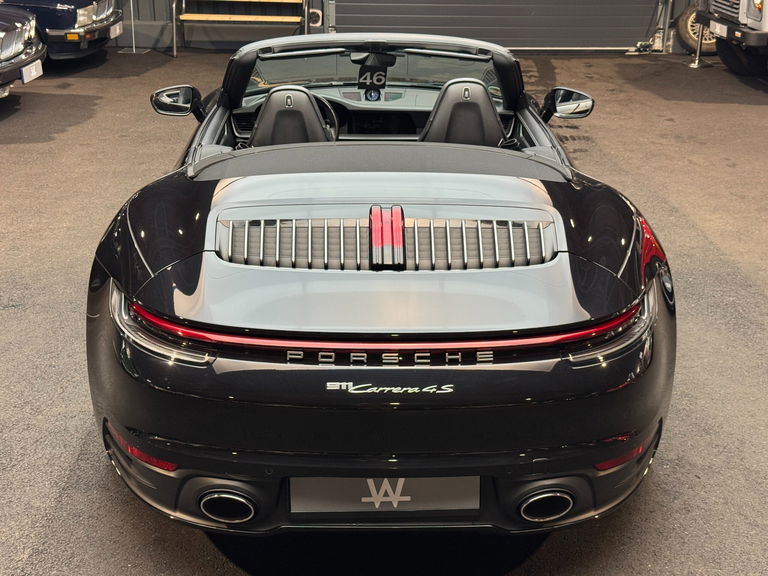 Porsche 992 Carrera 4S