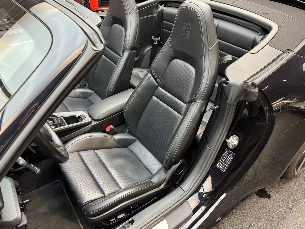 Porsche 992 Carrera 4S