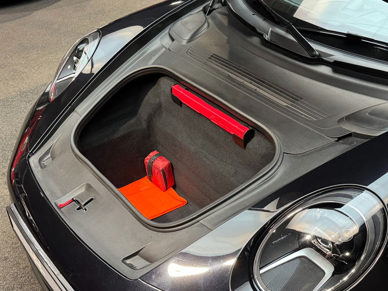 Porsche 992 Carrera 4S