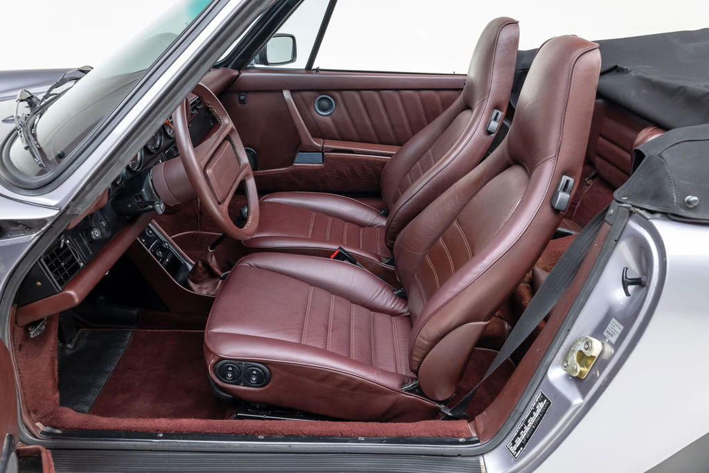 Porsche 911 Carrera 3.2 (US)