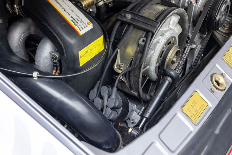 Porsche 911 Carrera 3.2 (US)