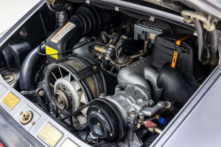 Porsche 911 Carrera 3.2 (US)