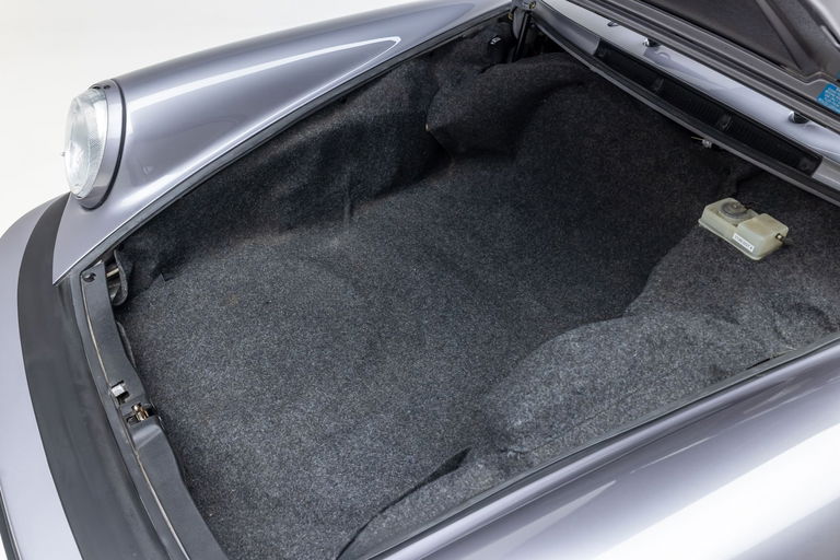 Porsche 911 Carrera 3.2 (US)