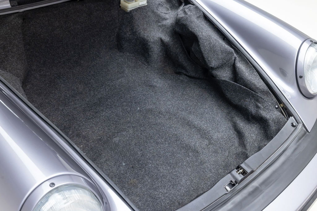 Porsche 911 Carrera 3.2 (US)