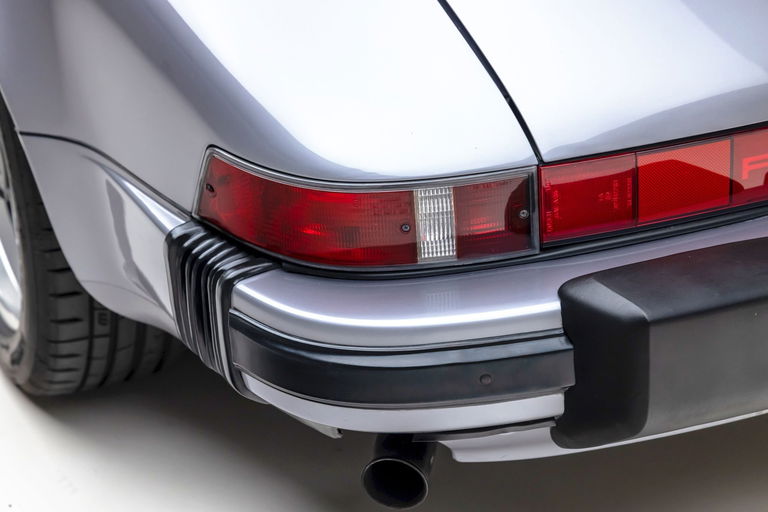 Porsche 911 Carrera 3.2 (US)