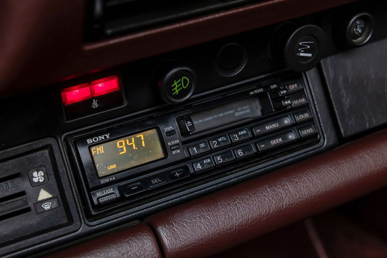 Porsche 911 Carrera 3.2 (US)