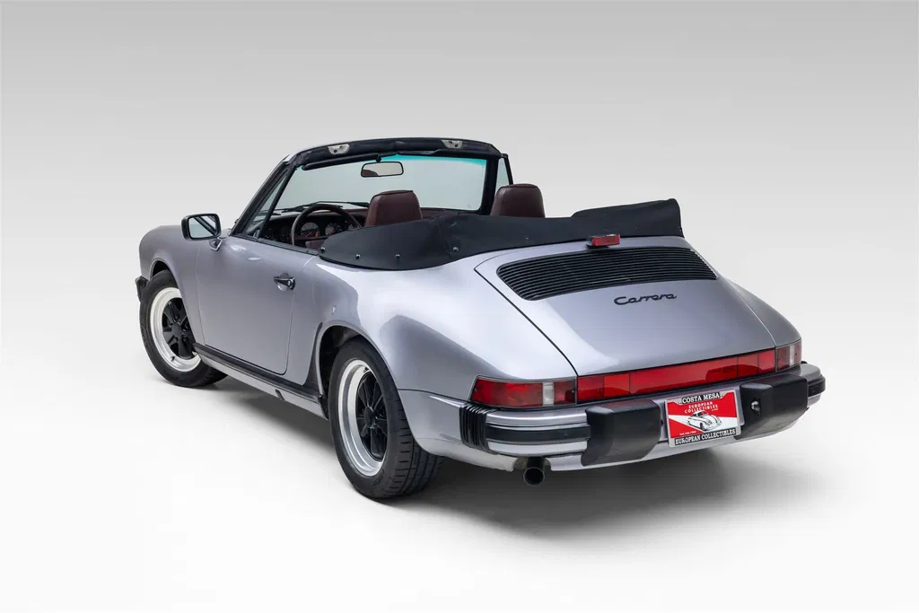 Porsche 911 Carrera 3.2 (US)