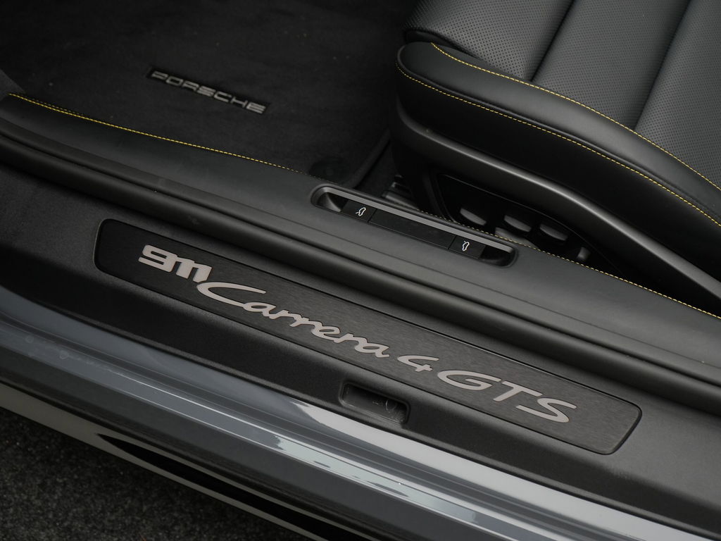 Porsche 992.2 Carrera 4 GTS