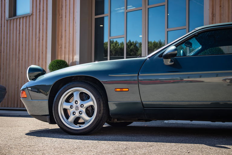 Porsche 928 GTS