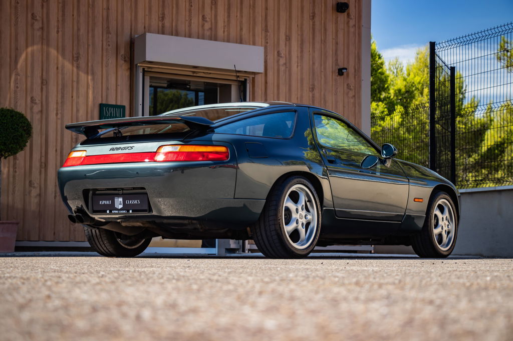 Porsche 928 GTS