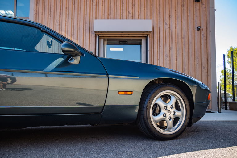 Porsche 928 GTS