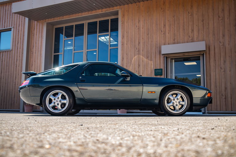 Porsche 928 GTS