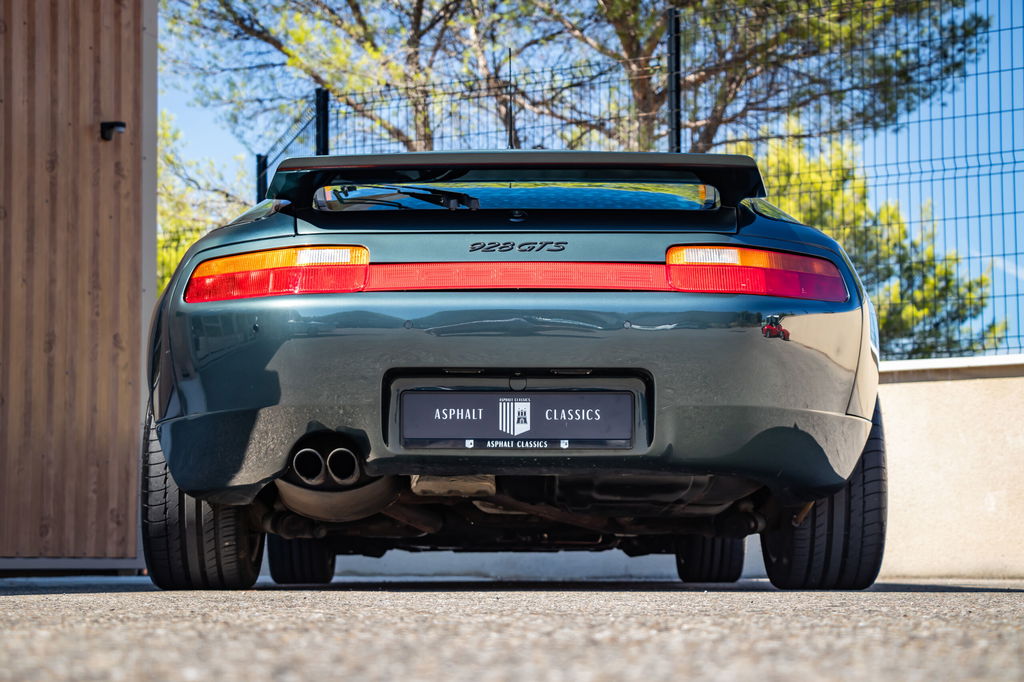 Porsche 928 GTS