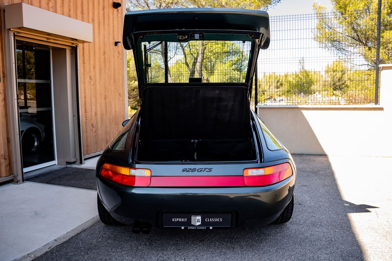 Porsche 928 GTS