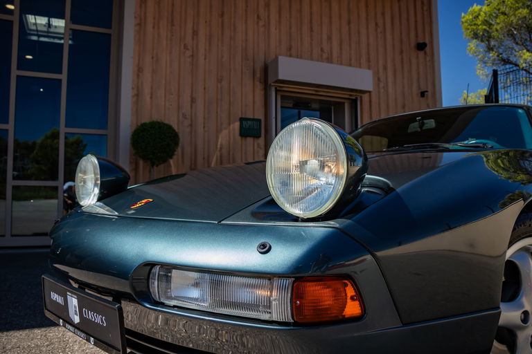 Porsche 928 GTS