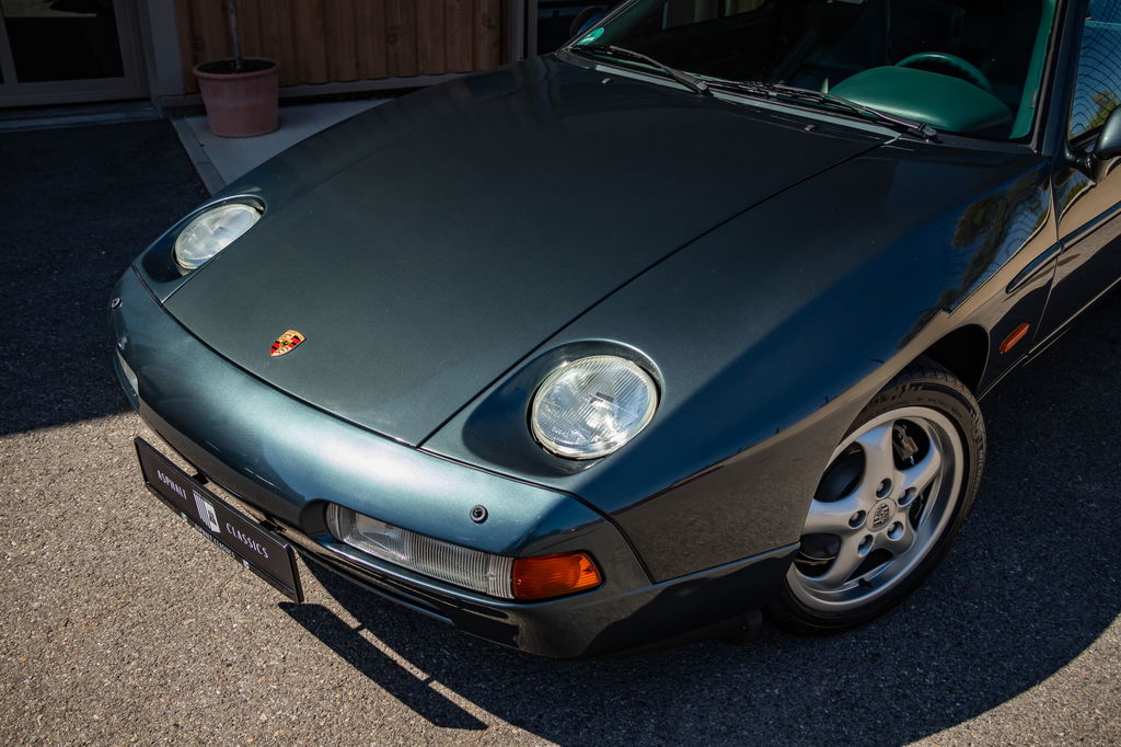 Porsche 928 GTS