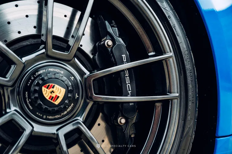 Porsche 992 Carrera GTS