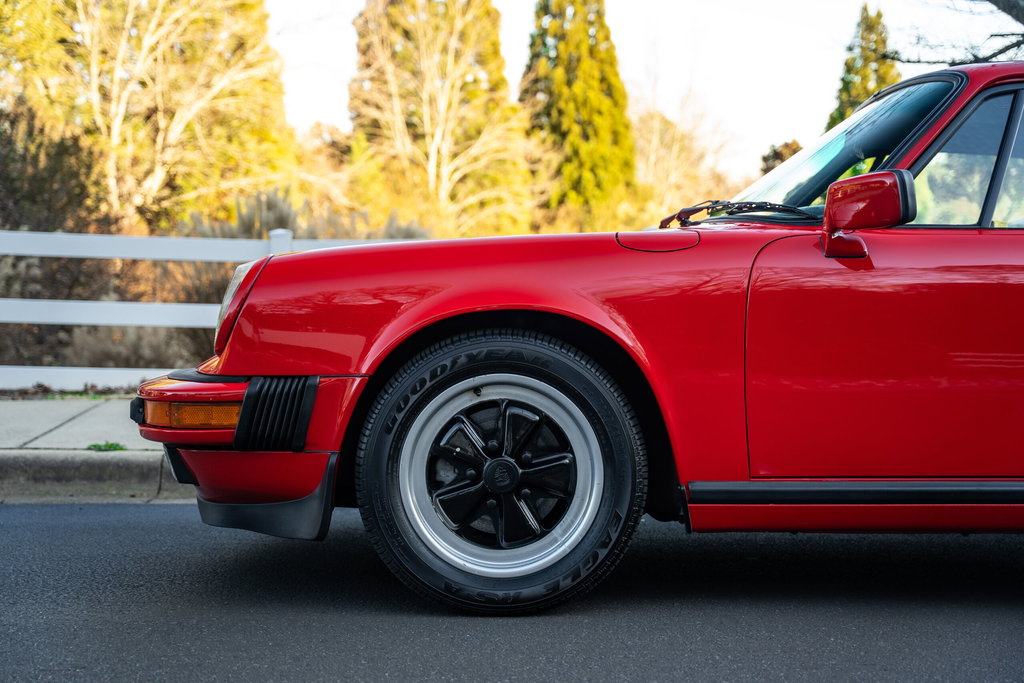Porsche 911 Carrera 3.2