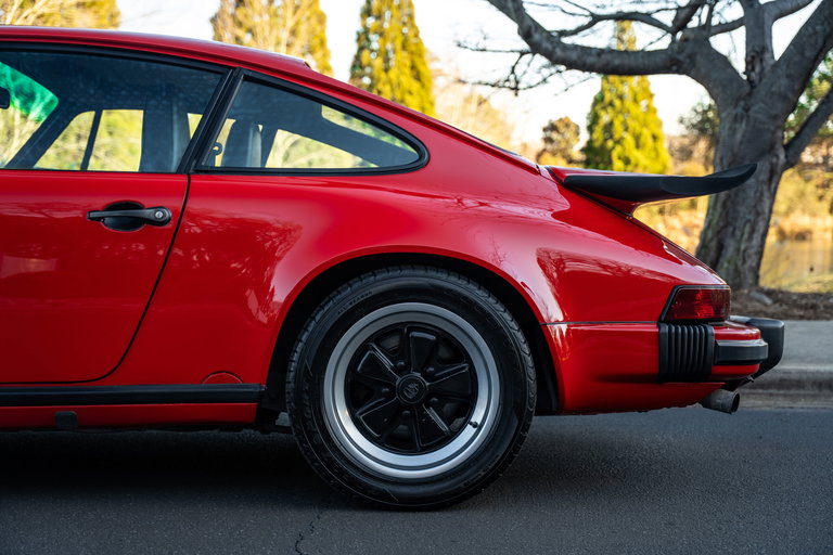 Porsche 911 Carrera 3.2