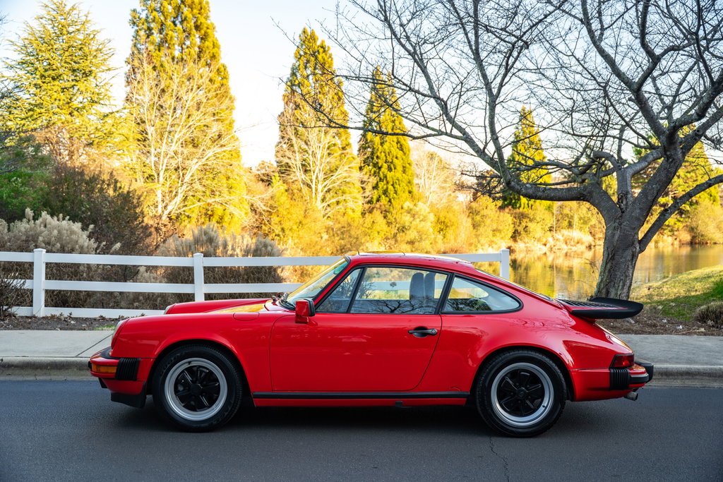 Porsche 911 Carrera 3.2