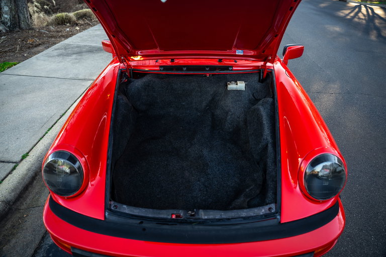 Porsche 911 Carrera 3.2