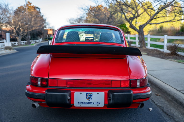 Porsche 911 Carrera 3.2
