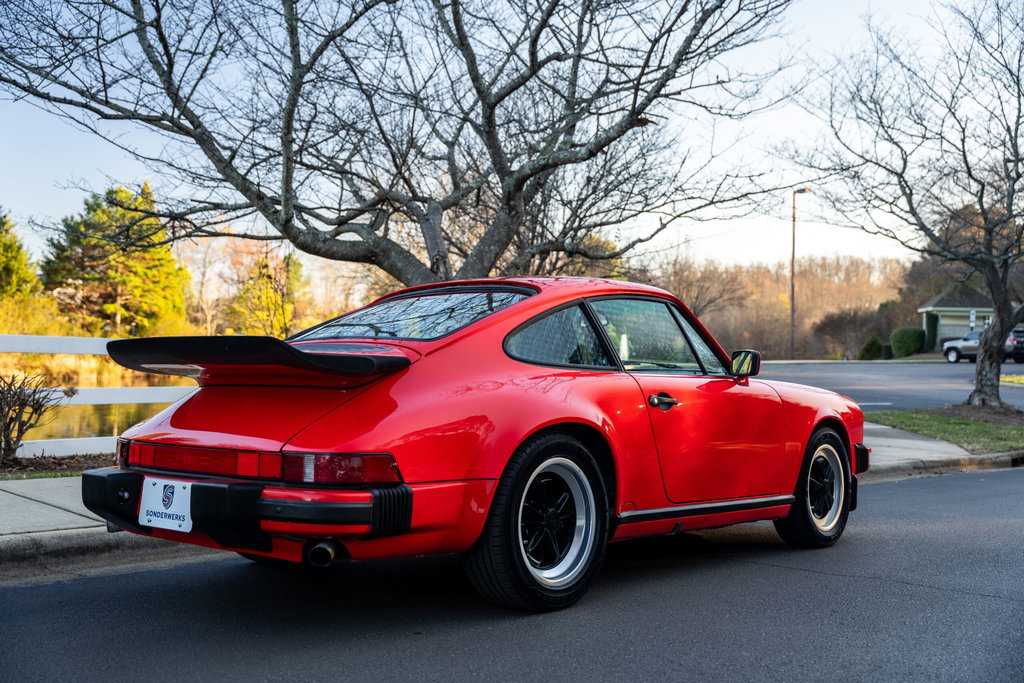 Porsche 911 Carrera 3.2