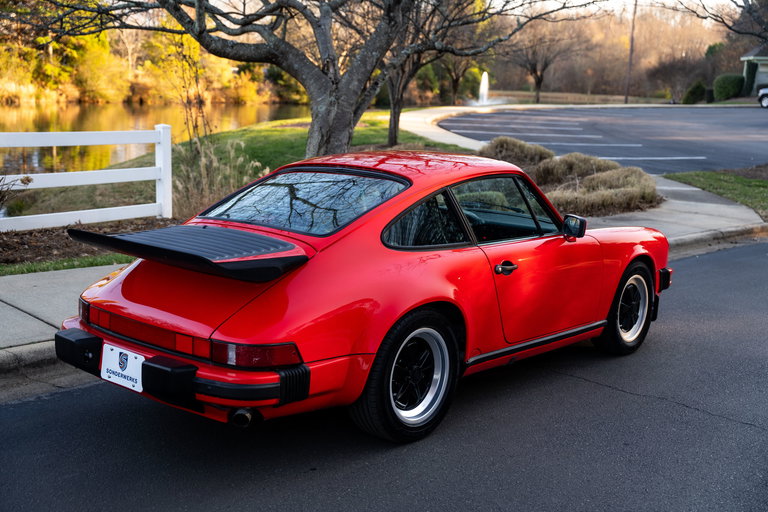 Porsche 911 Carrera 3.2