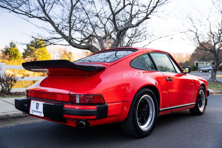 Porsche 911 Carrera 3.2