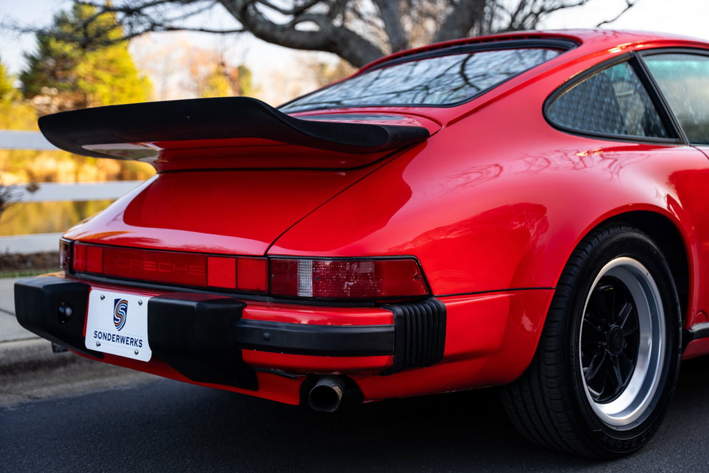 Porsche 911 Carrera 3.2