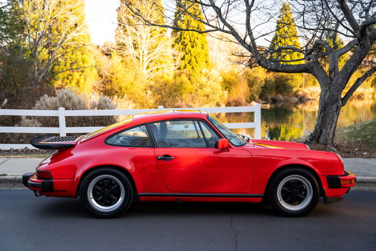 Porsche 911 Carrera 3.2