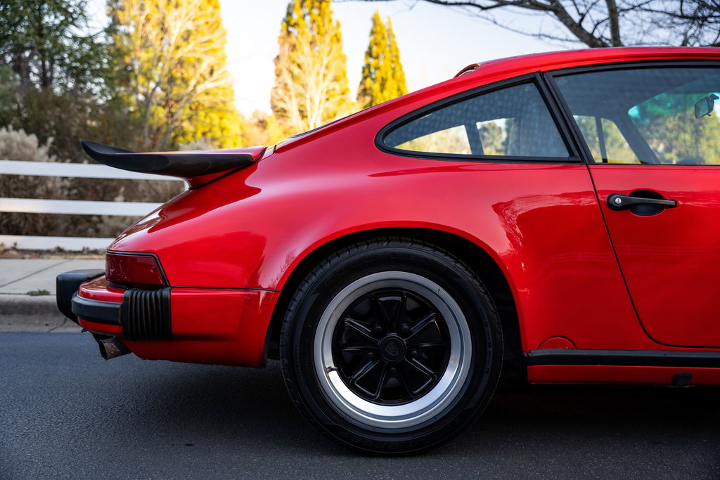 Porsche 911 Carrera 3.2