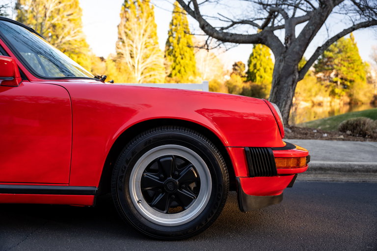 Porsche 911 Carrera 3.2