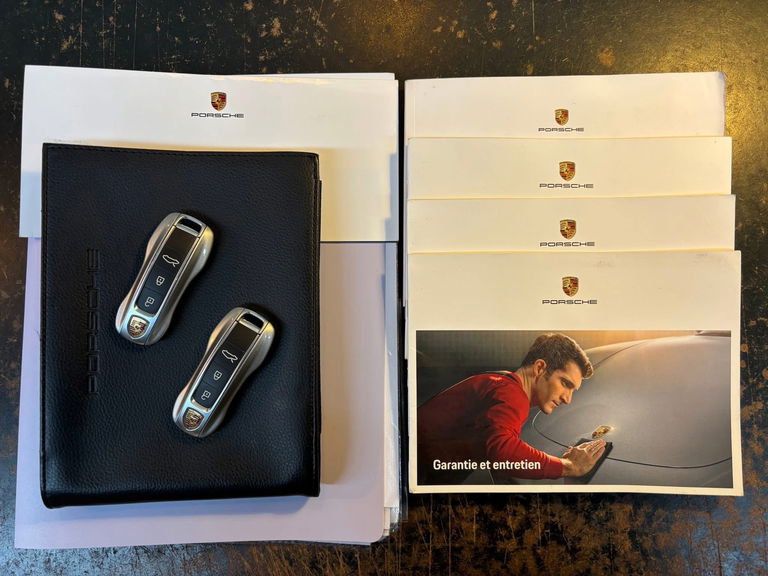 Porsche 992 GT3 Touring