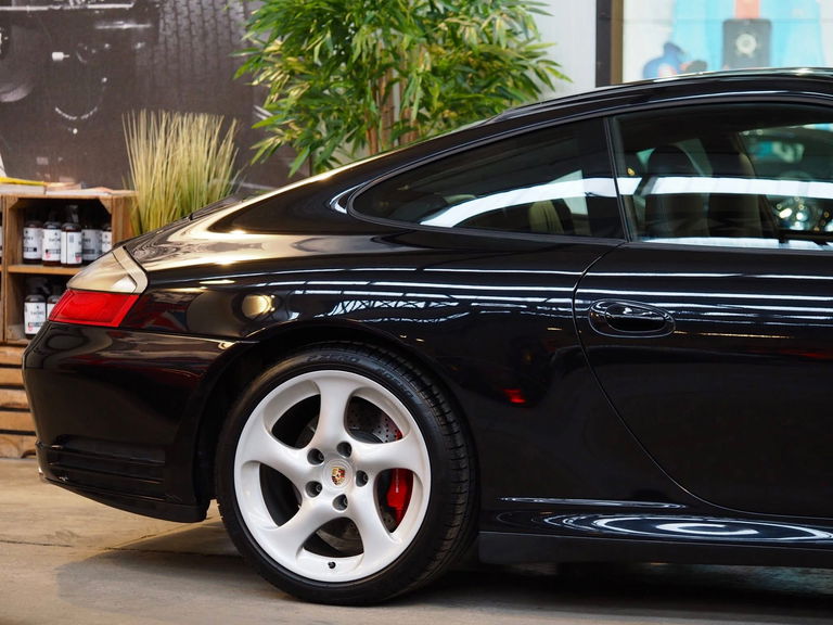 Porsche 996 Carrera 4S