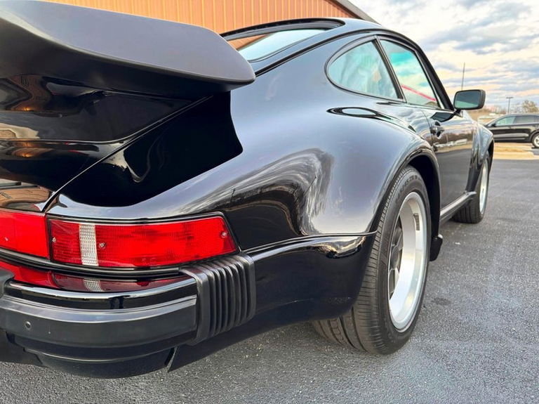 Porsche 911 Turbo 3.3 (US)
