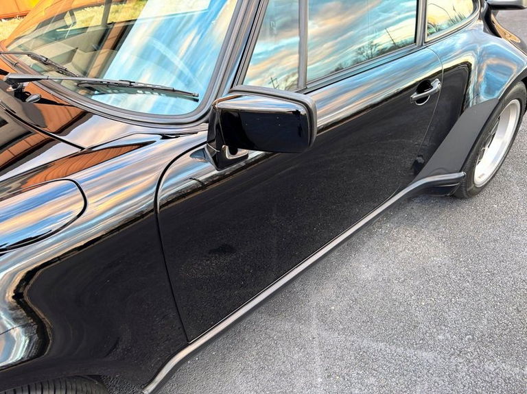 Porsche 911 Turbo 3.3 (US)