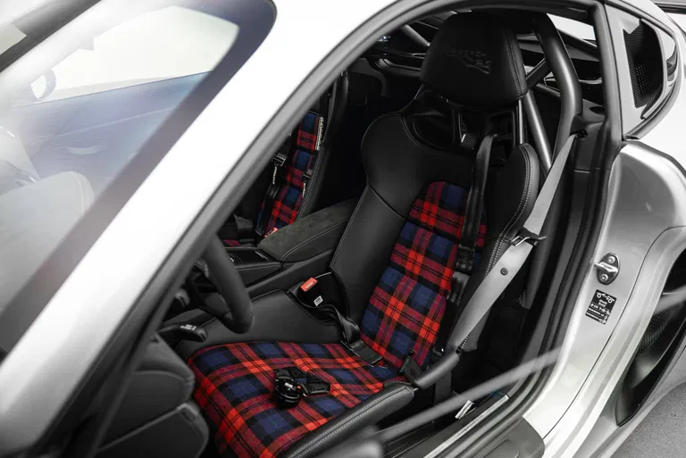 Porsche 718 Cayman GT4 RS