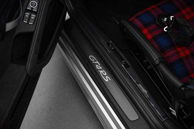 Porsche 718 Cayman GT4 RS