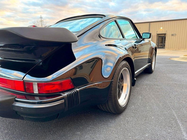 Porsche 911 Turbo 3.3 (US)
