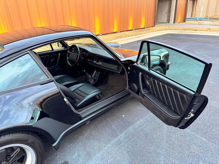 Porsche 911 Turbo 3.3 (US)